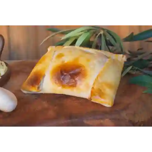 Empanada de Carne, Queso y Champiñón
