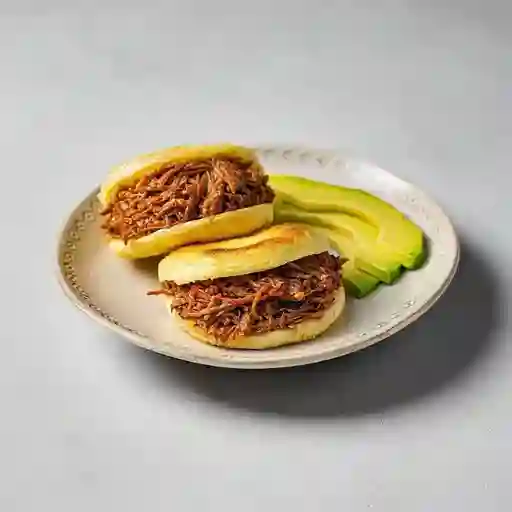 Arepa Carne Mechada O Pernil