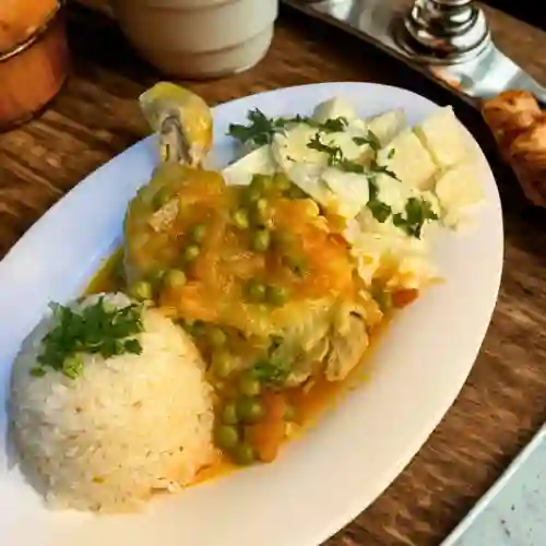 Pollo Arvejado con 2 Agregados