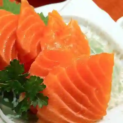 Sashimi Salmón (8 Cortes)