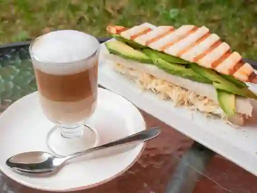 Promo Bebida y Sandwich 1