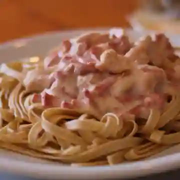 Pasta a Eleccion con Salsa Parisiene