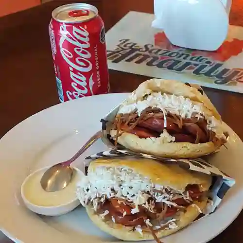 2 Arepas + 1 Coca-cola 350ml