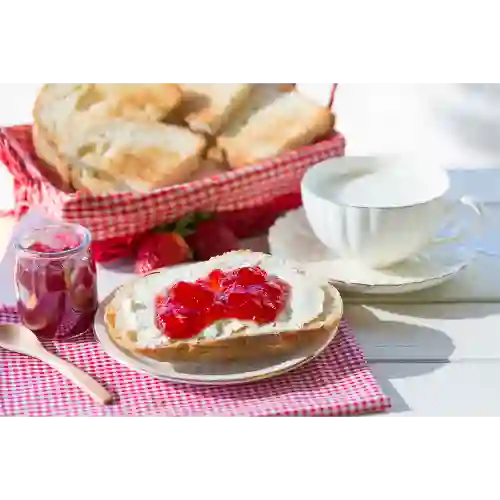 Tostada Quesillo Mermelada