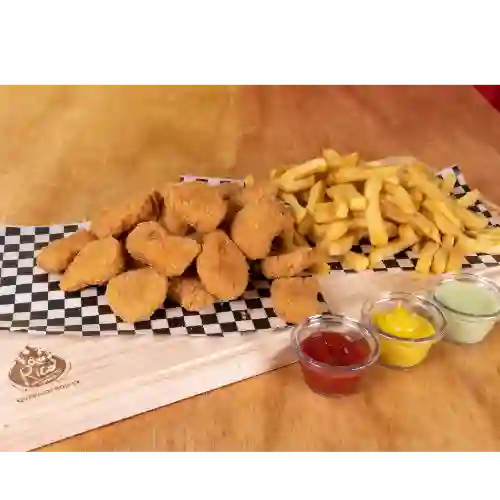 24 Nugget con Papas Fritas