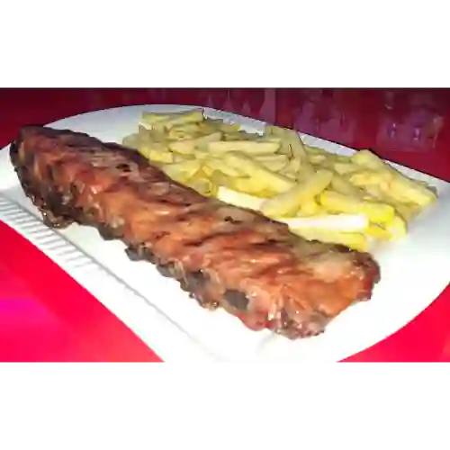 Costillar Ahumado con Papas Fritas