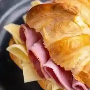 Croissant de Jamón y Queso