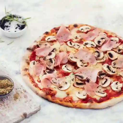 Pizza prosciutto cotto e funghi