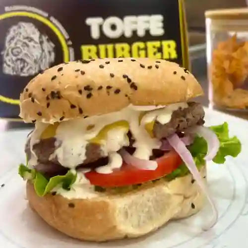 Toffe Classic Burger + Papas Fritas