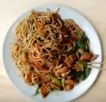 Chow Mein Pollo