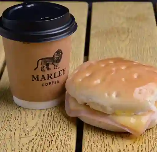 Hallulla Jamon Queso y Marley Coffee