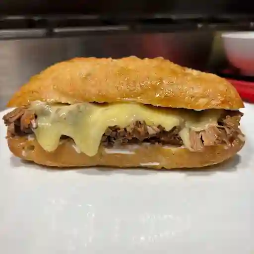 Sandwich Mechada Luco