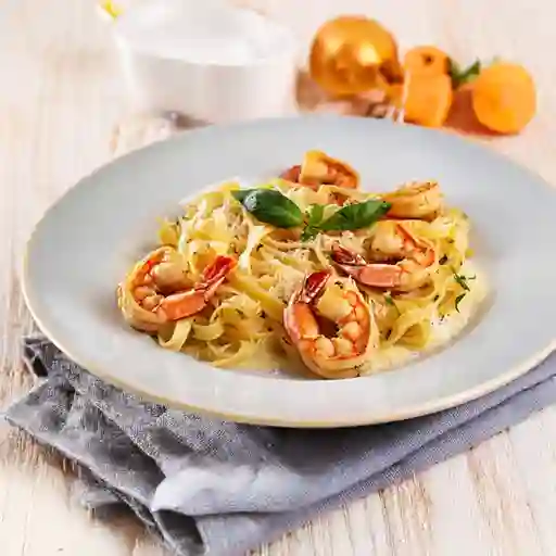 Fetuccini en Salsa de Camarones