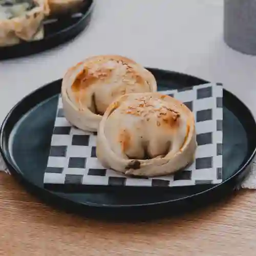 Empanada Salchicha y Cheddar