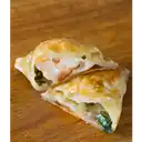 Empanada Queso Camarones y Ciboulette