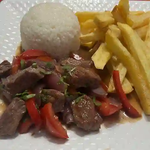 Lomo saltado