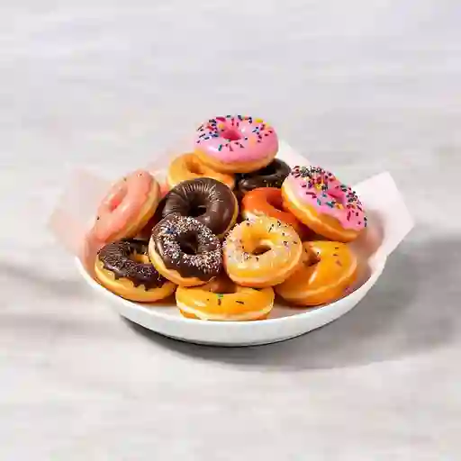 18 Donuts Fiestas Patrias!