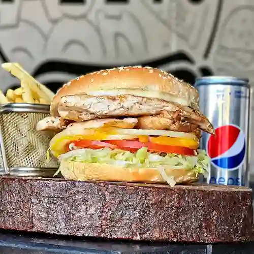 Hamburguesa Fitnes + Papas + Bebida Lata