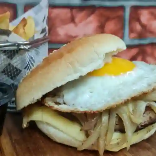 Hamburguesa a Lo Pobre con Papas Pequeñas