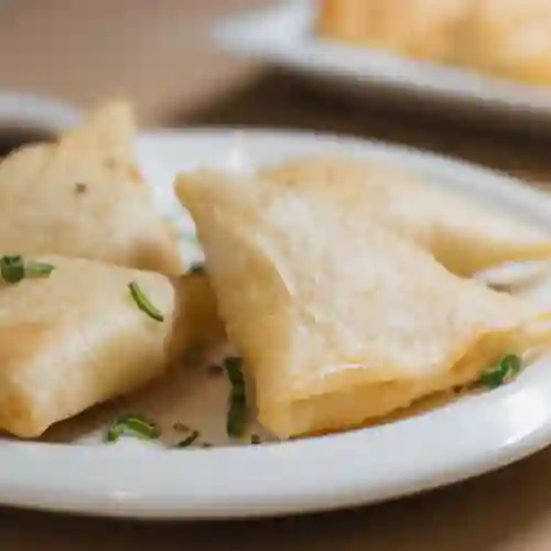 Empanadas Camarón y Queso