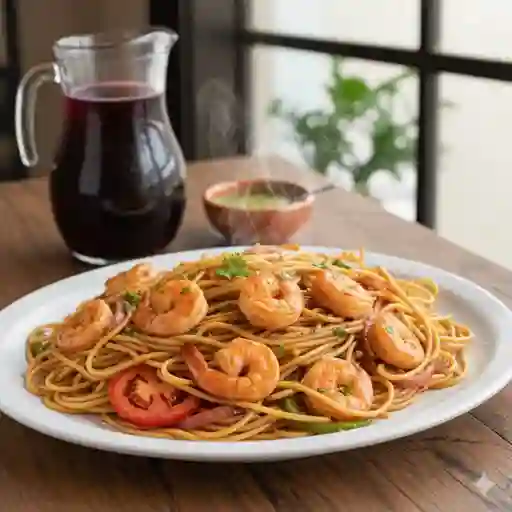 Tallarín Salteado de Camarones