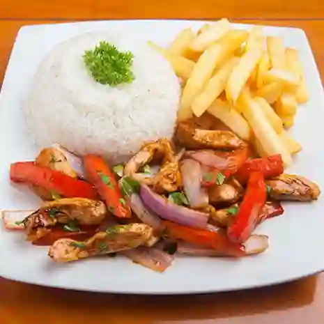 Pollo Saltado