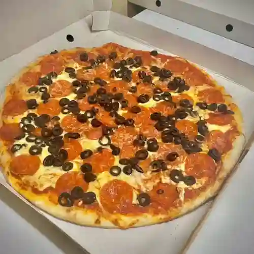 Pizza Pepperoni 38 Cms