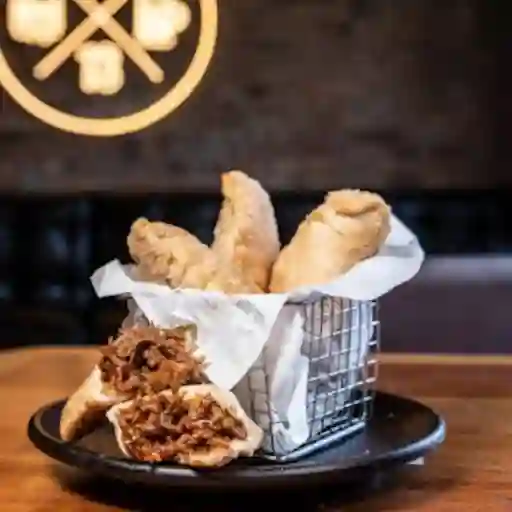 Empanadas Mechada - Guacamo