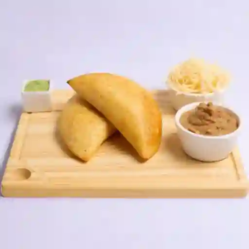 Empanada Carne Mechada Queso