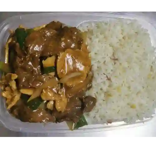 Pollo y carne mongoliana con arroz