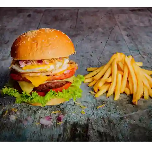 Burger "La Flavorita" + Papas Fritas