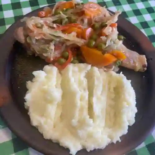 Pollo Arvejado