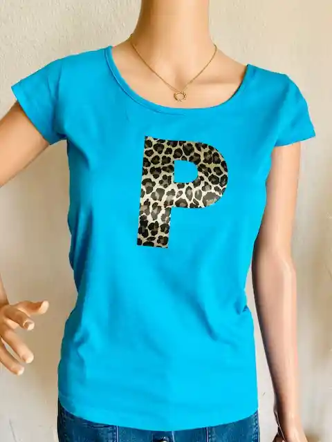 Polera Letra Animal Print