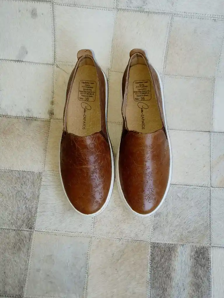 Zapatilla Cuero Camel Talla 40