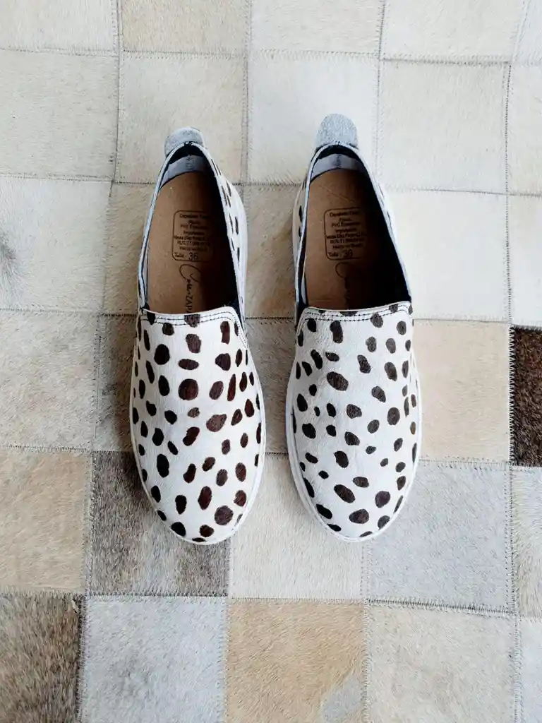 Zapatilla Cuero Dots Talla 37