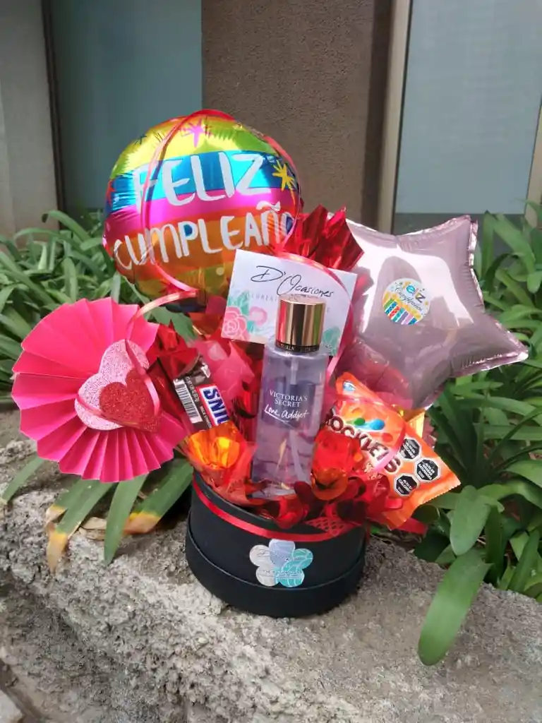 Caja Dama Con Fragancia Victoria Secret, Chocolates Y Globos Medianos