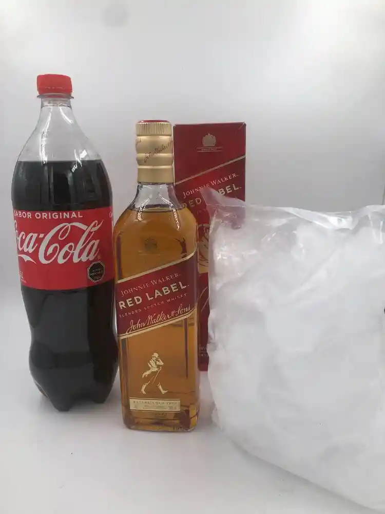 Johnnie Walker Promored Label 750 + Bebida 1.5 + Hielo