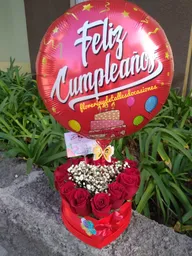 Caja Corazon Con Rosas, Gypso Y Globo.