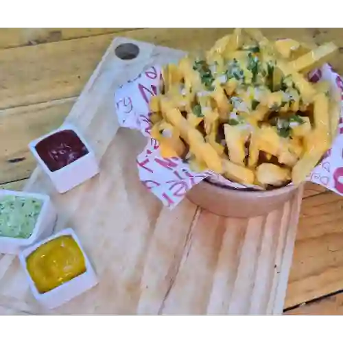 Papas con Queso Cheddar + Ciboulette