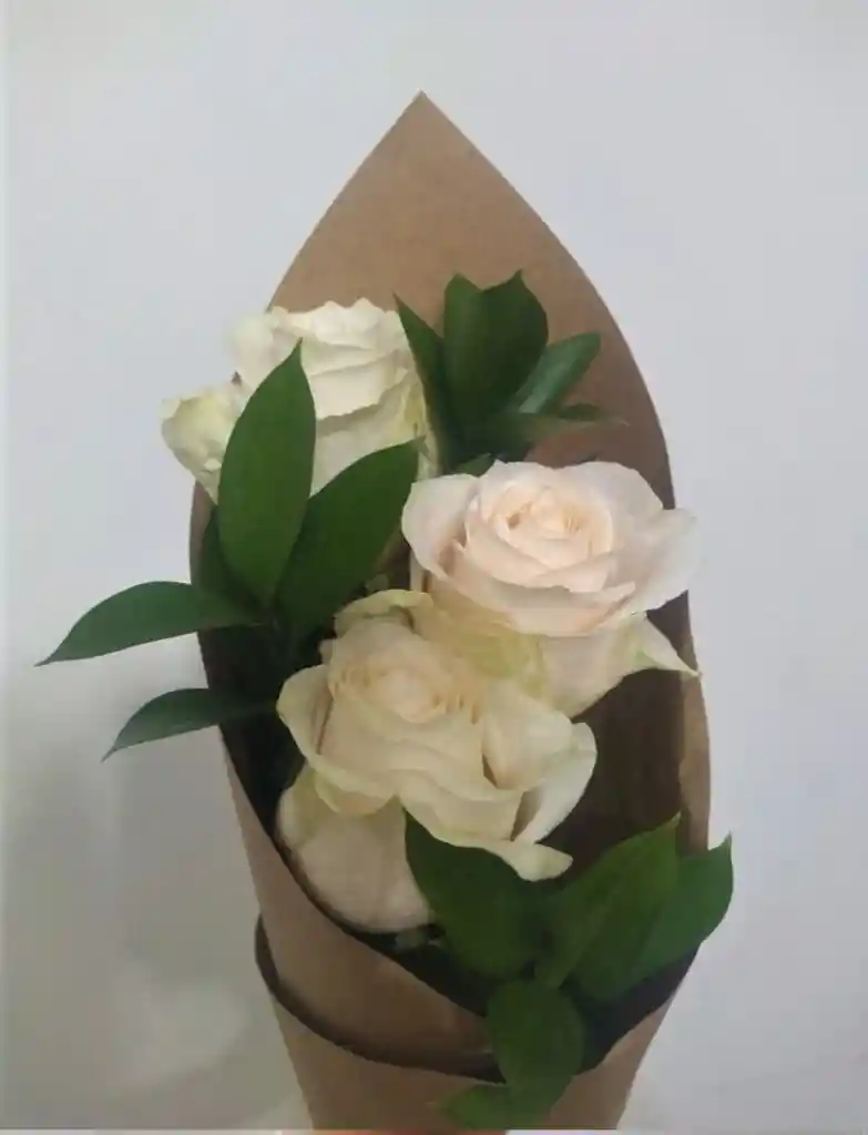 3 Rosas Blancas