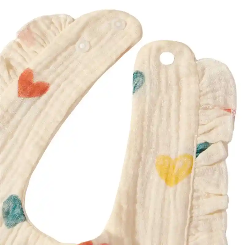 Hermoso Babero 100% Algodón Con Estampado De Corazones De Colores Y Flecos 0-12 Meses Vaporoso, Liviano, Suave, Transpirable =) Características: Género:chicas Color: Multicolor Cantidad: 1 Pieza Material: Algodón Composición: 100% Algodón