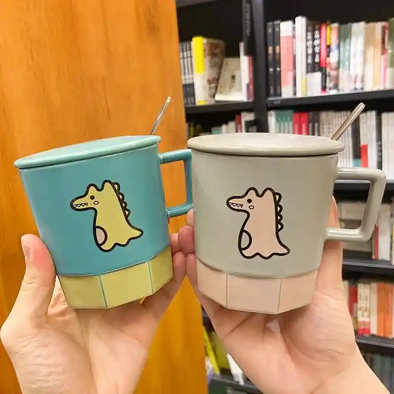 Taza De Cerámica De Colores Diseño Dino Con Tapa Celeste