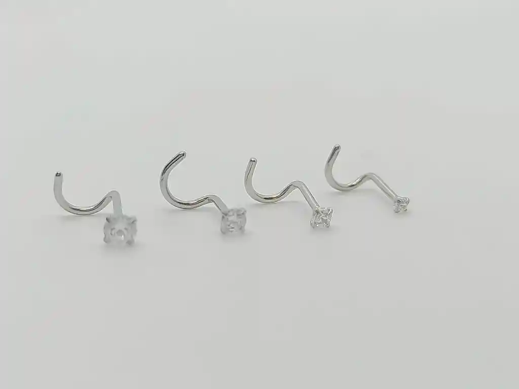 Set (04) De Piercing Acero Quirúrgico Zirconia Nariz Boca Oreja Forma Curva