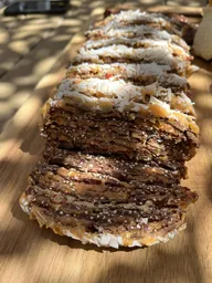 Torta Maní Frambuesa Manjar Sin Azúcar 12x12 Cm (8 Pers.)