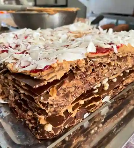 Torta Frambuesa Manjar Tradicional 24x10 Cm (15 Pers.)