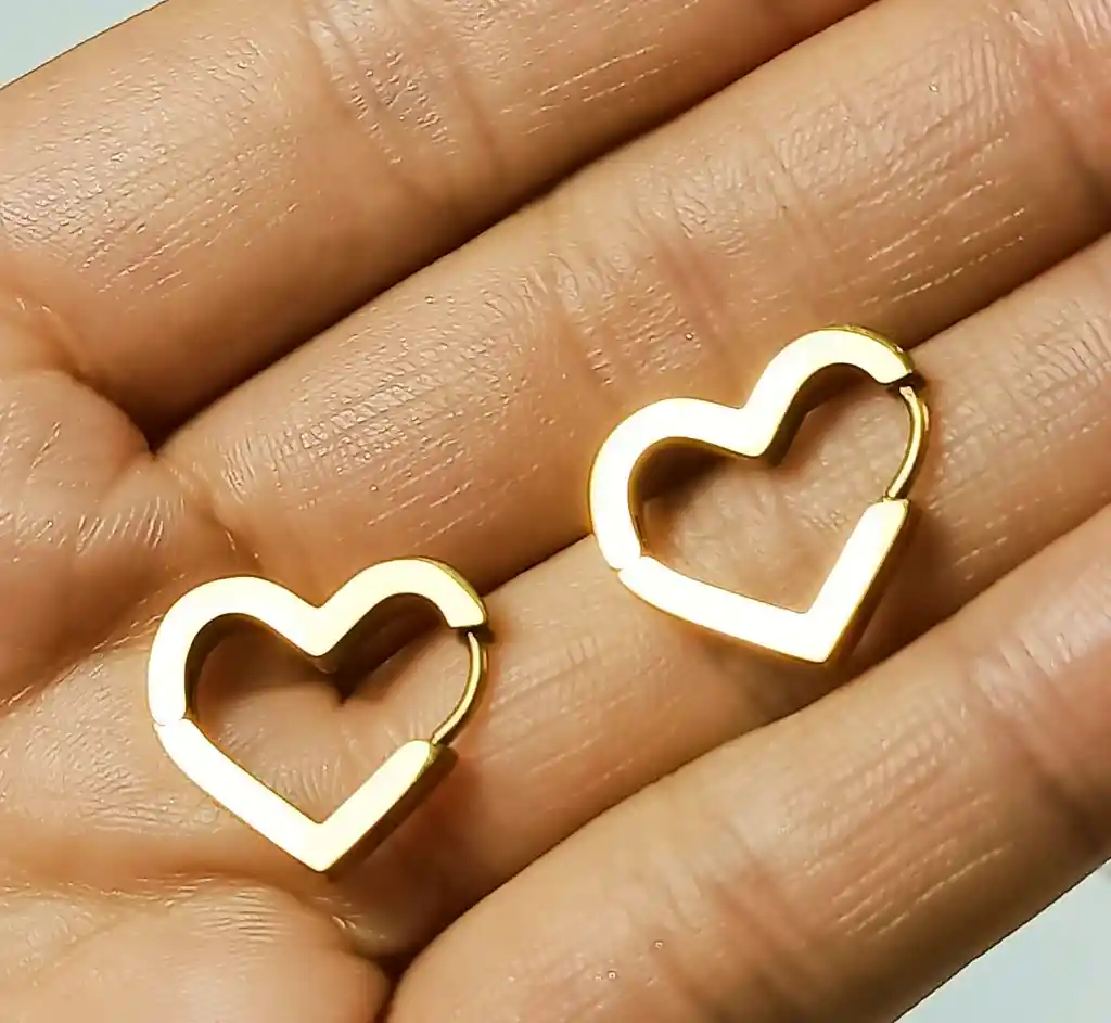 Argolla Aretes Huggies Minimalista Corazón Chapado En Oro 18k Navidad