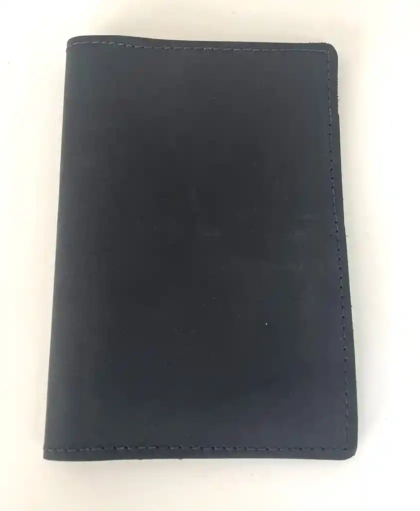 Porta Pasaporte Cuero Negro