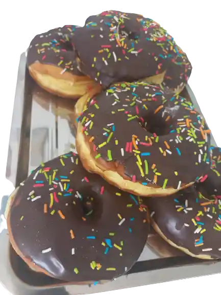 Dona Rellena De Crema Pastelera