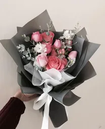 Ramo De Rosas Y Mini Rosas