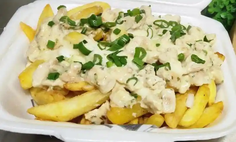 Papas Fritas Familiares Chicken Cheese